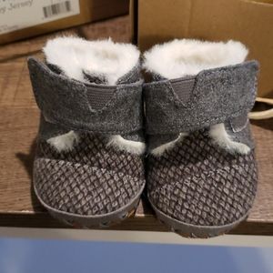 Tom's Cuna baby shoes